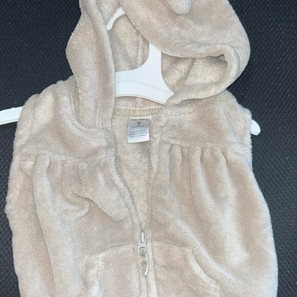 Brand New Grey Carter's Comfy Vest with Cute Hoodie 9 Months NWT - Picture 3 of 5